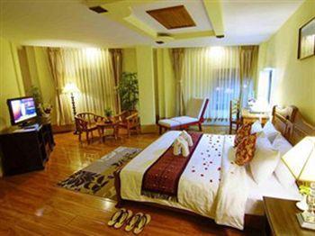 Shwe Ingyinn 3*