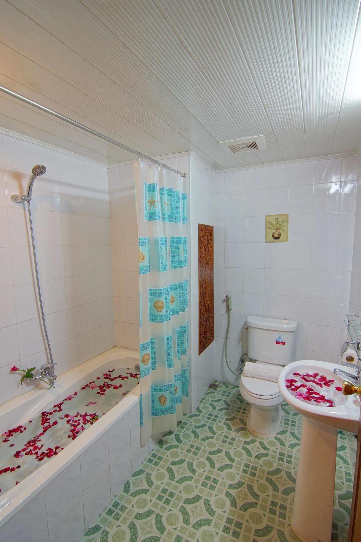 Hotel Shwe Ingyinn 3*